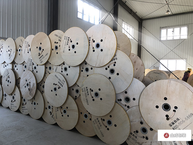 膠(jiao)合闆(pan)光纜(lan)盤4