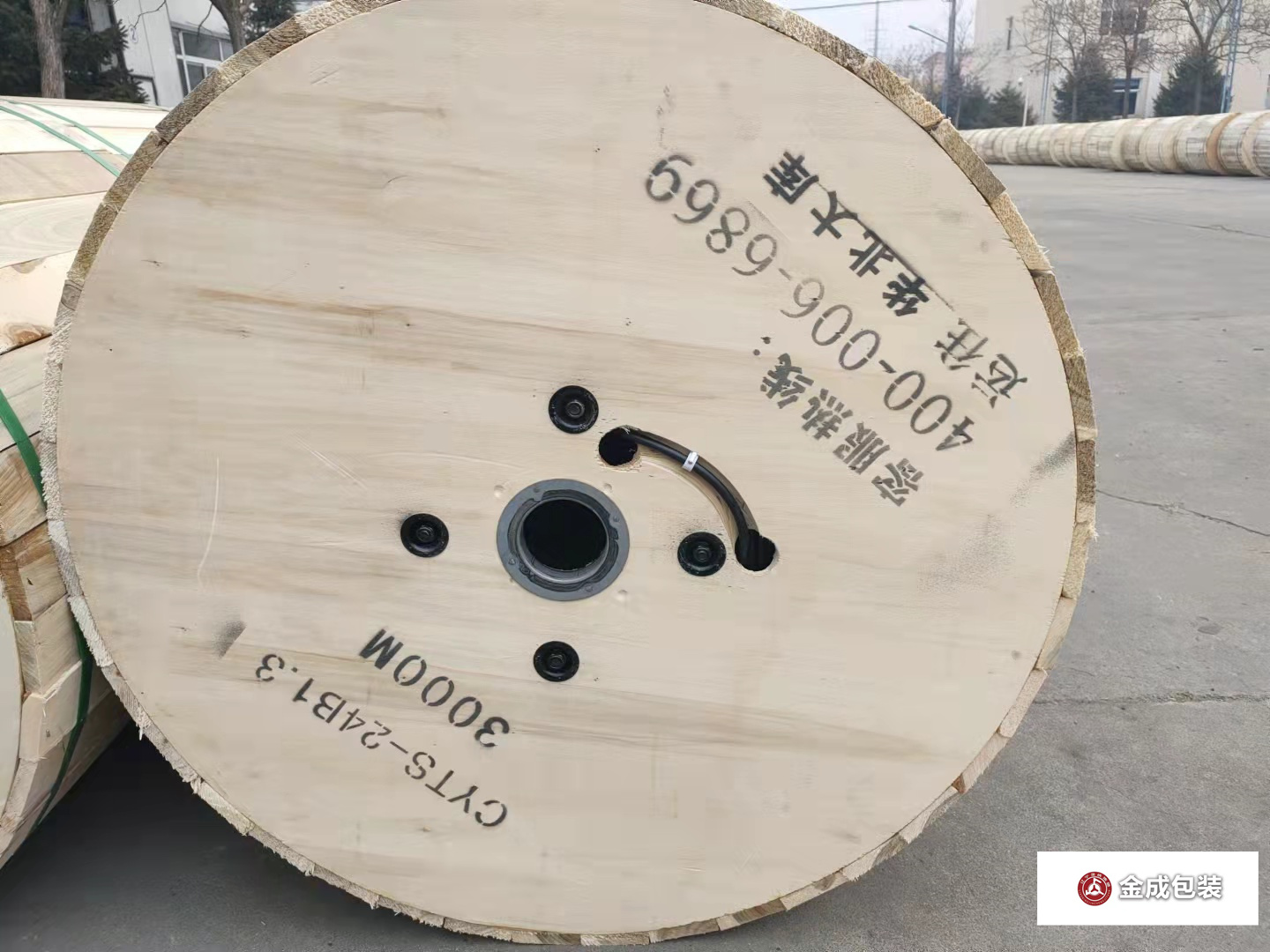 膠(jiao)合闆(pan)光纜(lan)盤6